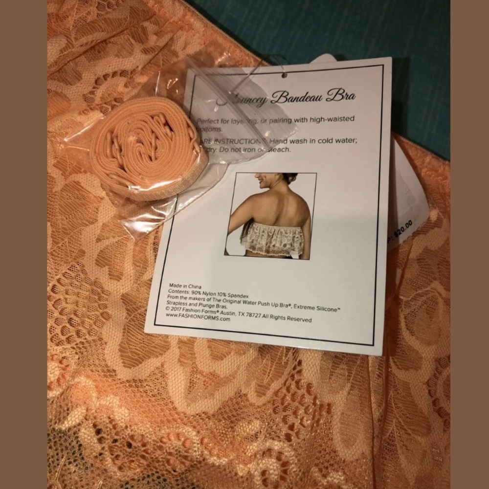 Women’s size XL set of two Flouncey Bandeaus , NWT - Picture 3 of 8